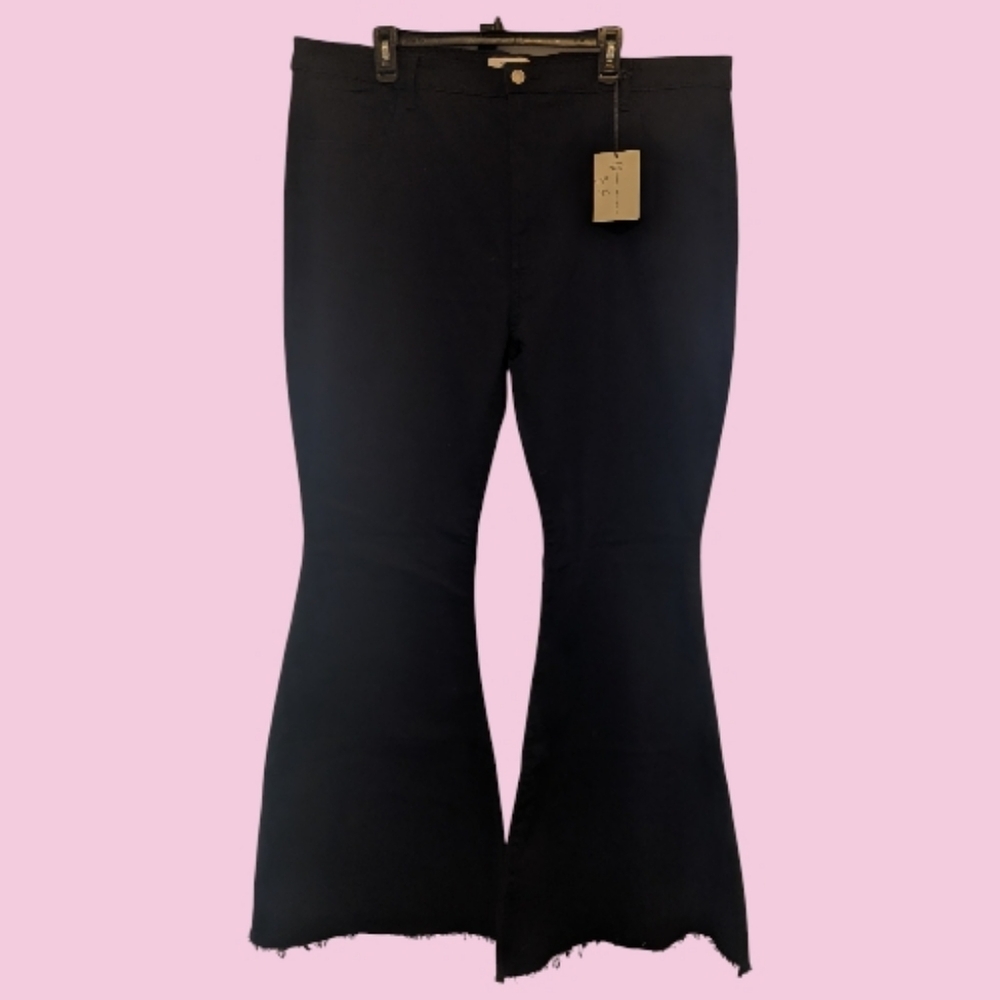 NWT Zenana High-Rise Black Flared Bell-Bottom Jeans Rough Hem Size 3X DOP-1615X